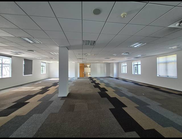 840M² OFFICE TO LET IN ILLOVO
